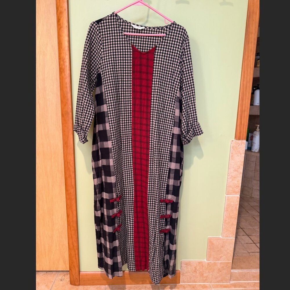 Buykud Medium Plaid Dress – Stylish Red Detail